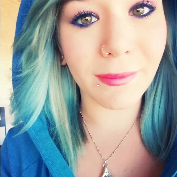 Meet your Posher, Xia Lee - Picture 4 of 12